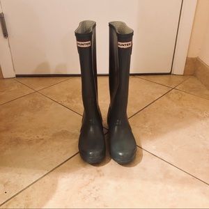 SIZE 7 - Gray Hunter rain boots
